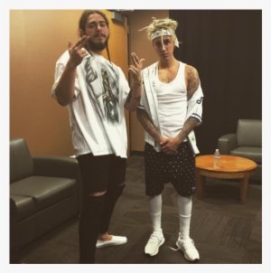 Justin Bieber Prend Post Malone Pour Un Cendrier Et - Yeezy Triple White Celebrity