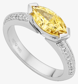 Australian Marquise Shaped Fancy Yellow Diamond Ring - Diamond Ring Argyle Champagne