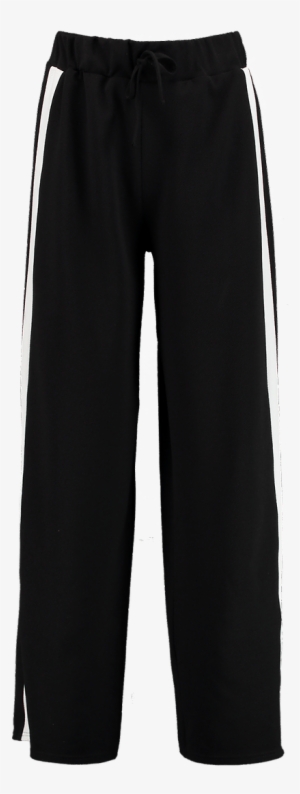 Go For The Off Duty Look That Gigi Wears So Well In - Msgm Black Cropped Trousers
