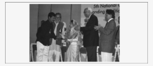 Muruganantham Receiving The Best Innovation Award From - Arunachalam Muruganantham