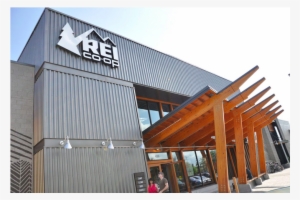 Outdoor Retailer Rei Celebrates Grand Opening In Winter - Rei Winter Park Store