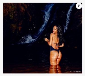 No Brasil, Rihanna Usou Maiô Fio-dental E Mostrou Corpo - Rihanna's Butt