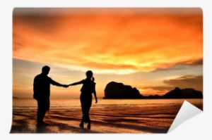 Romantic Couple Holding Hands At Sunset On Beach Wall - Mãos Dadas Á Noite