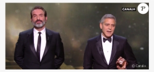Jean Dujardin Et George Clooney Pendant Les César - Suit
