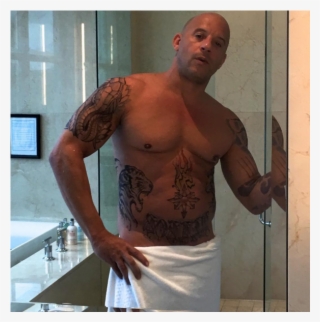 Vin Diesel, Quasi Nu, Bodybuildé Et Tatoué - Fast And Furious Tattoo