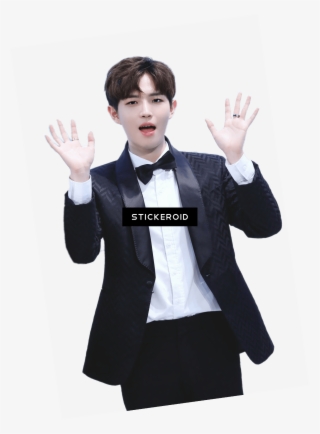 Wanna One Kim Jaehwan Waving