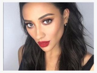 Shay Mitchell, De "pretty Little Liars\ - Shay Mitchell Red Lips