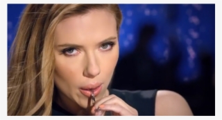 Scarlett Johansson Tuvo Que Renunciar A Una Ong Por - Girl